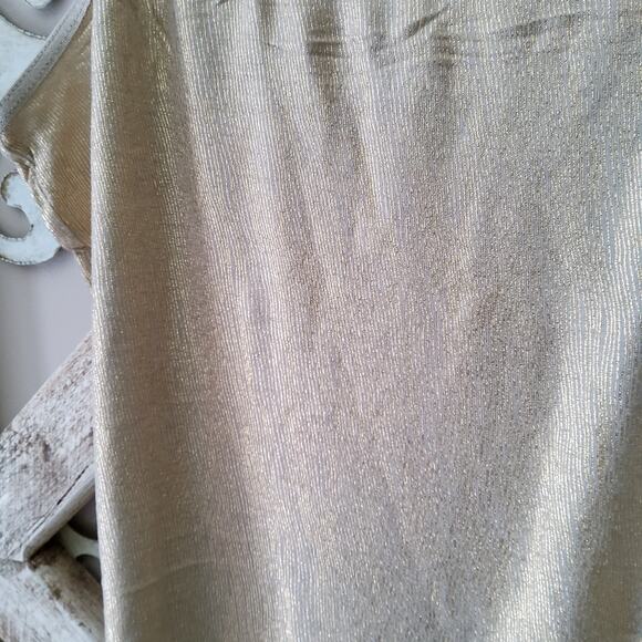 a.n.a. Women's Sleeveless Shimmer Adjustable Straps Tank Top in Gold Size Small - Picture 2 of 3